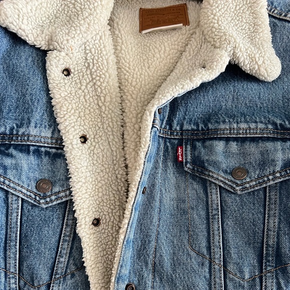 Levi’s Sherpa/Jean Trucker Jacket - Picture 8 of 13